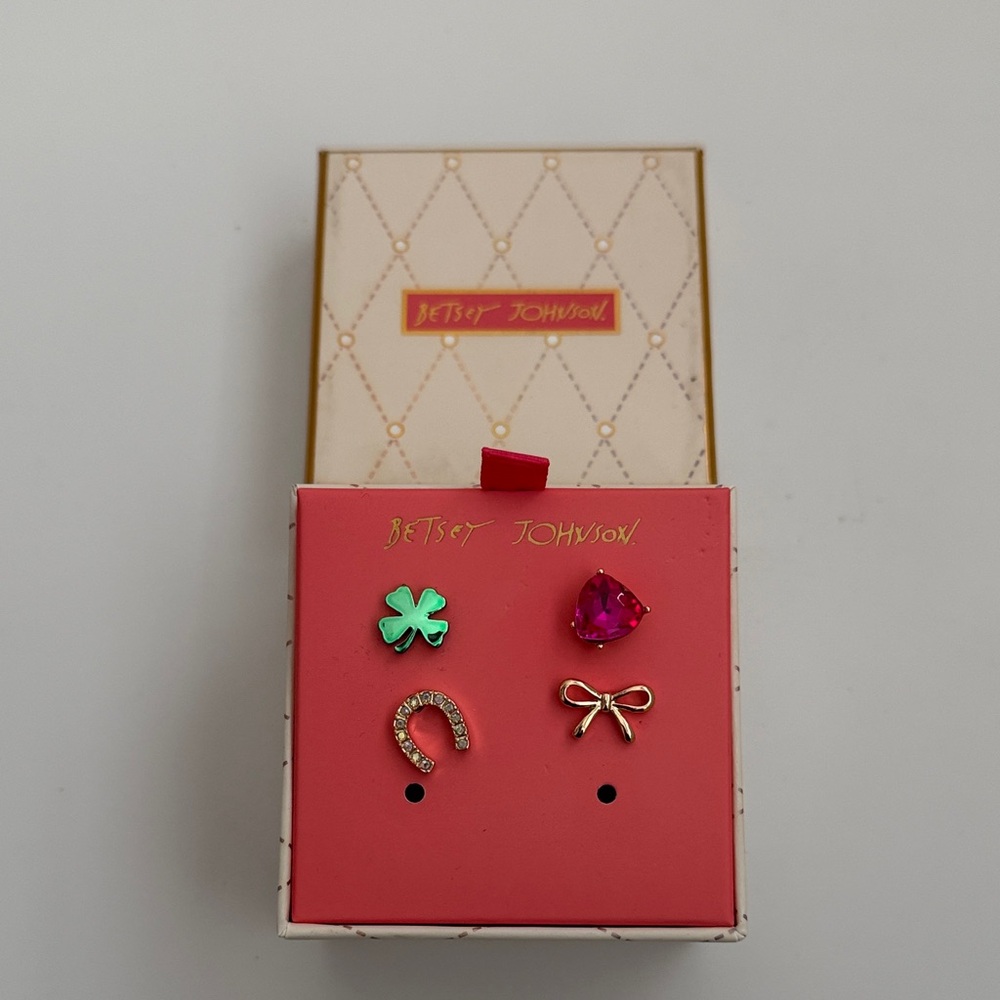 Betsey nwt Johnson Pink and Green Earring Set clover heart horseshoe bow